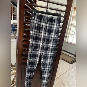 Ultra Soft Black & White Plaid Leggings Stretch Corpcore Casual Style O/S NWOT